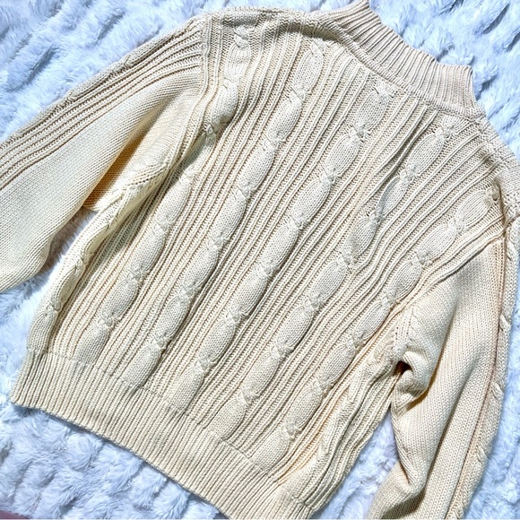 Vintage Liz Claiborne Buttercream Yellow Cableknit Sweater - Picture 5 of 8